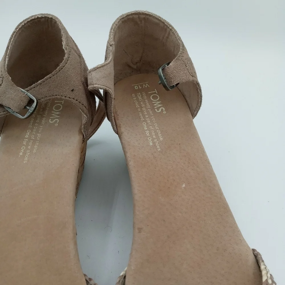 Tom's Stucco Satin Platform Cork Wedge Sandal. Ankle Strap Size 10